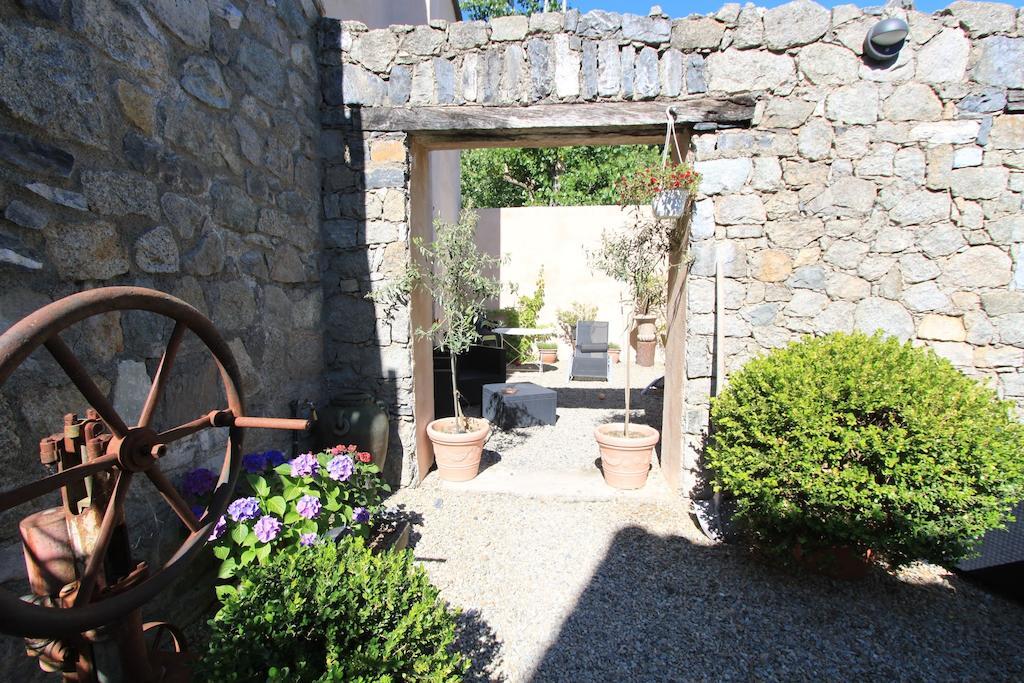 A Mandria, Appartements Avec Cuisine 30M2, Patio, Vue Montagnes Et Citadelle, 5 Minutes A Pied Du Centre Ville Et Des Rivieres Amantea Exterior foto
